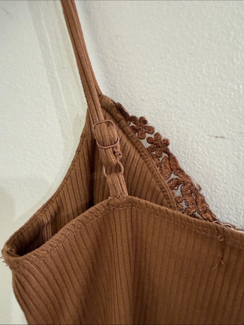 Altar'd State Spaghetti Strap Tank Top Womens Small Brown Lace Y2K - Picture 4 of 7